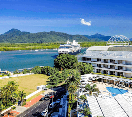 Close to Cairns Marlin Marina and Cairns Central Shopping Centre, Pullman Reef Hotel Casino provides a casino, a rooftop terrace, and a coffee shop/cafe.